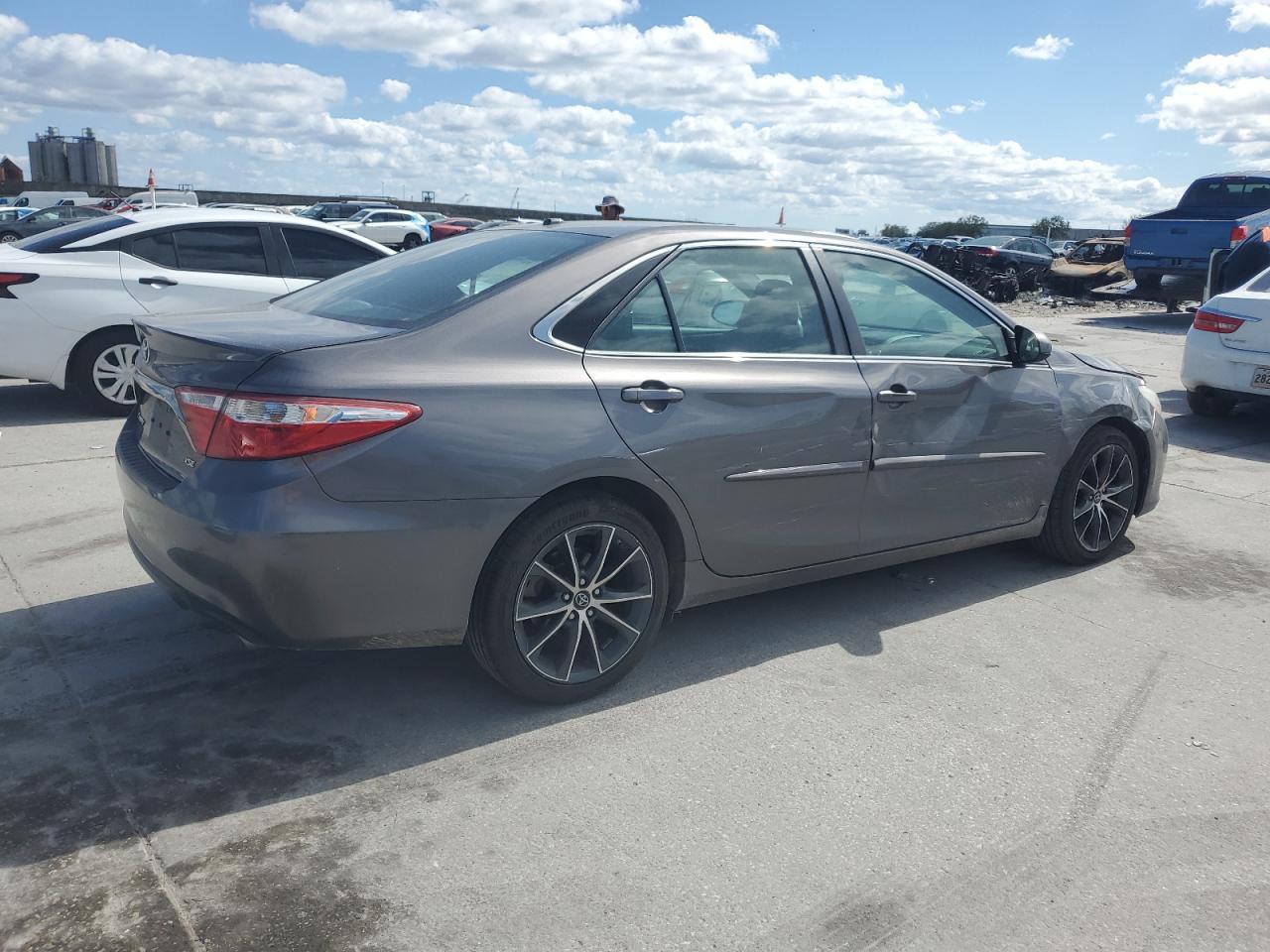 2017 TOYOTA CAMRY LE - Фото 3