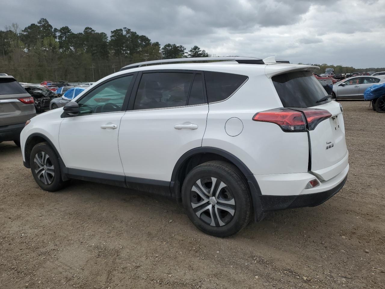 2018 TOYOTA RAV4 LE - Image 2
