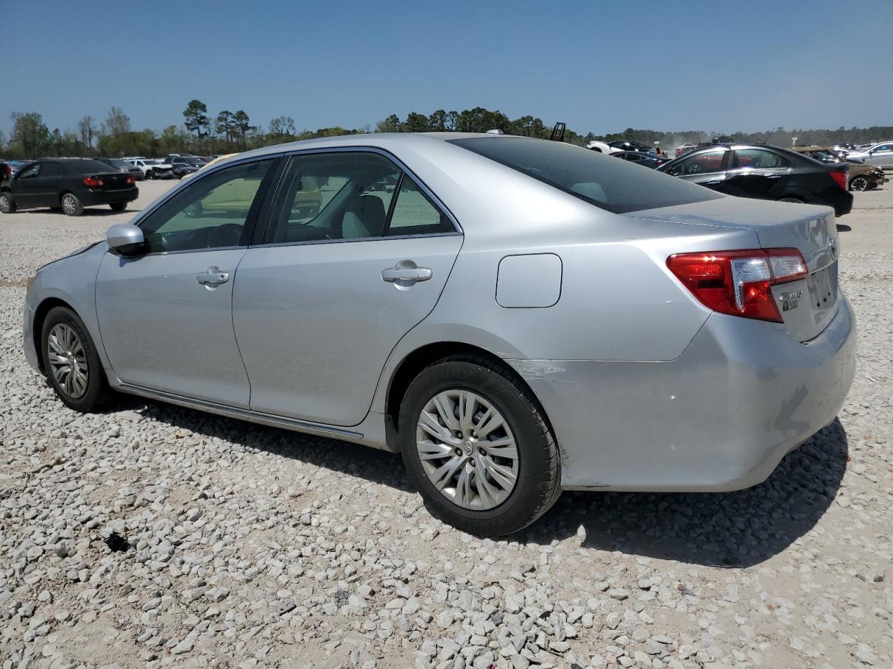 2014 TOYOTA CAMRY L - Фото 2