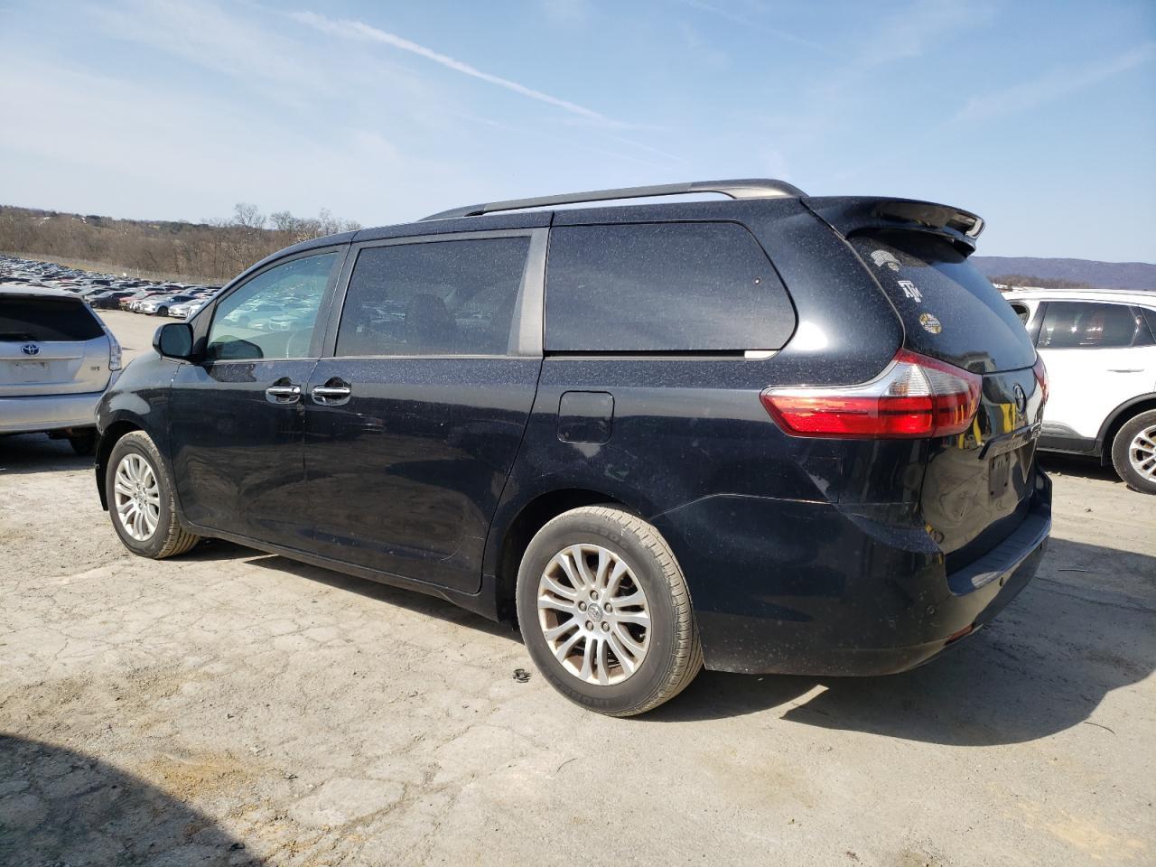 2015 TOYOTA SIENNA XLE - Фото 2