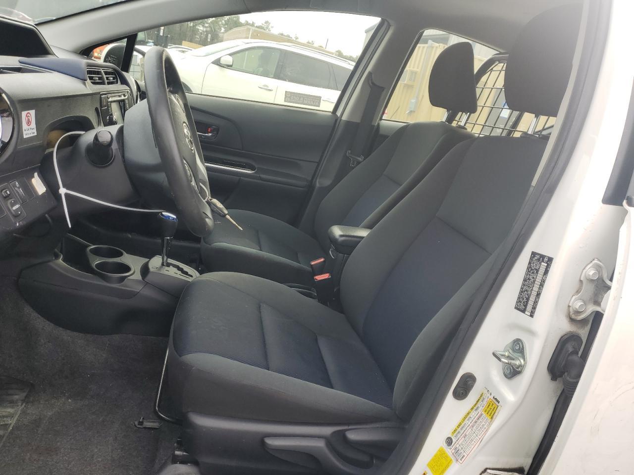 2016 TOYOTA PRIUS C - Фото 7