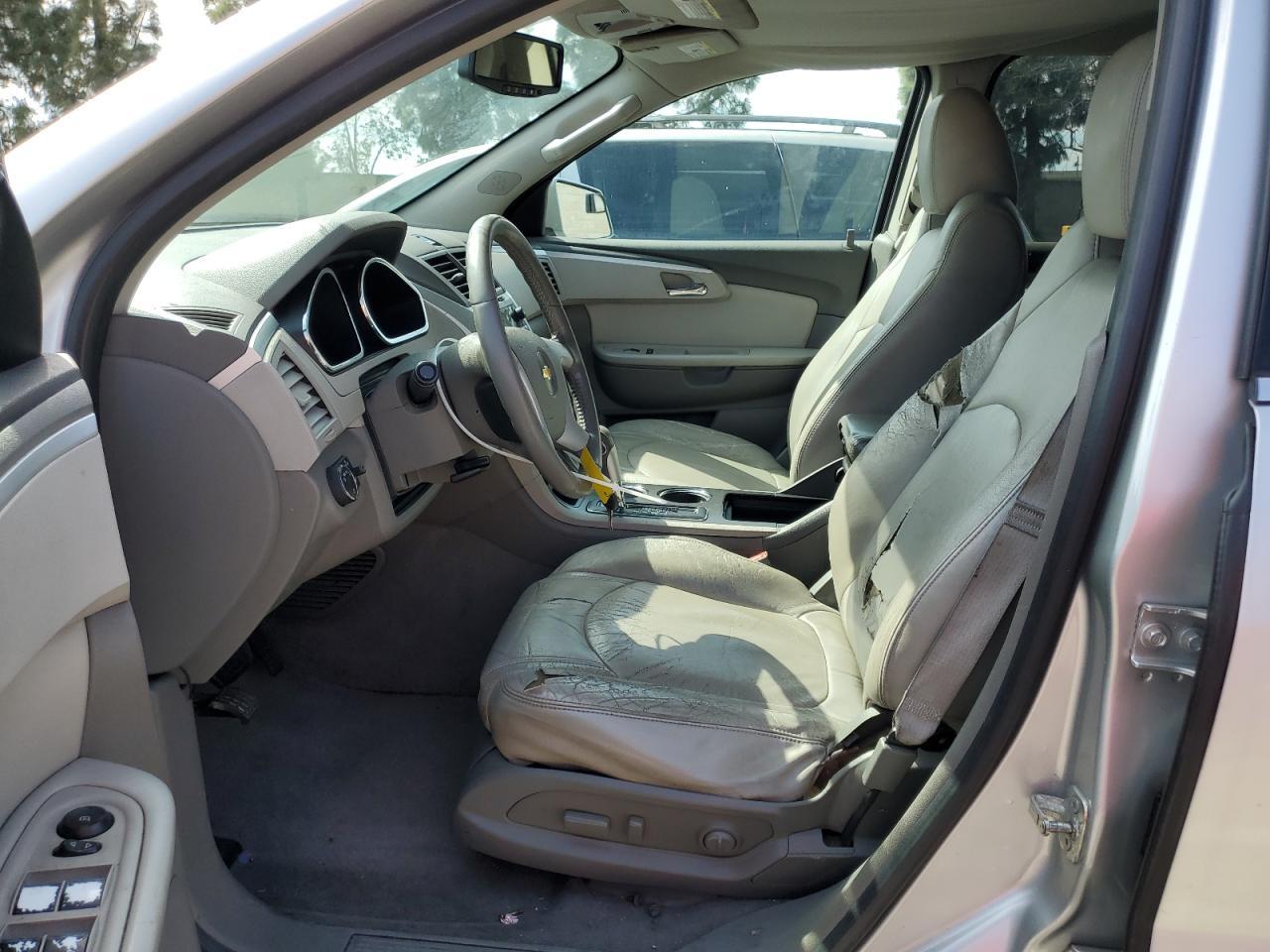 2011 CHEVROLET TRAVERSE L - Image 7