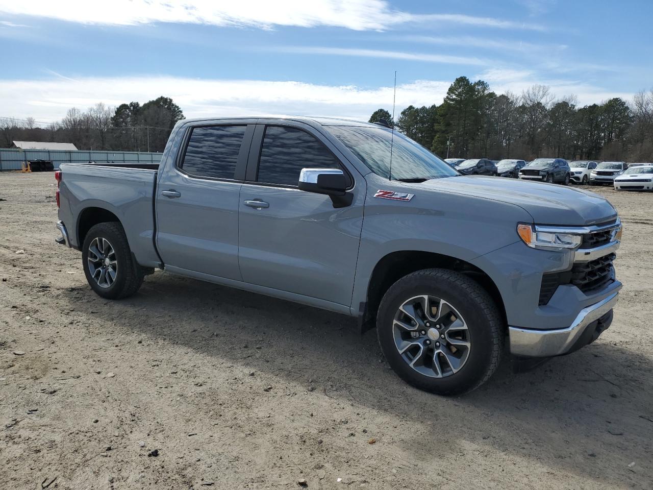 2024 CHEVROLET SILVERADO - Image 4