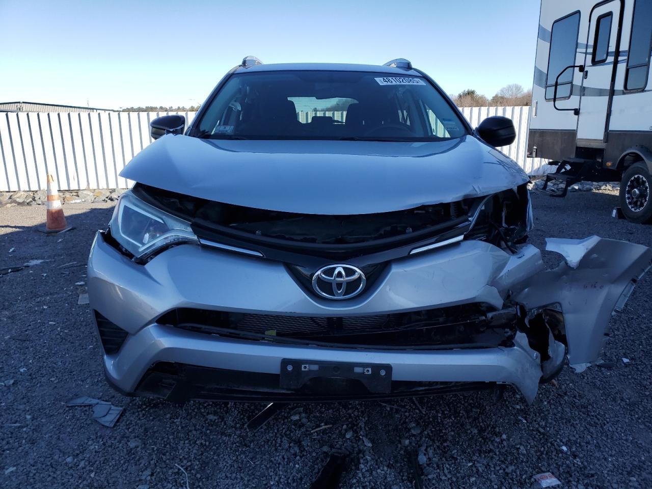 2016 TOYOTA RAV4 LE - Фото 5