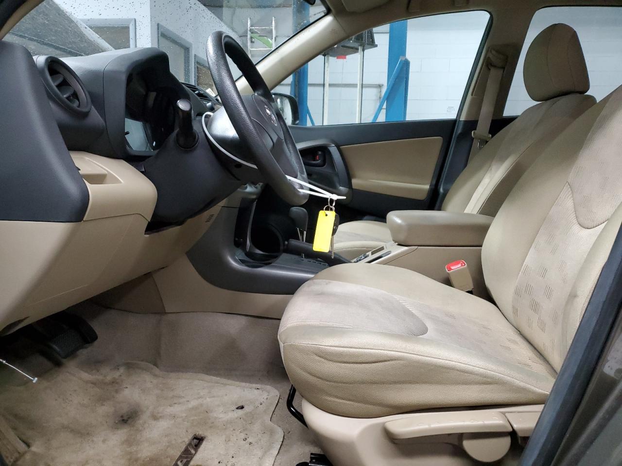 2011 TOYOTA RAV4 - Image 7