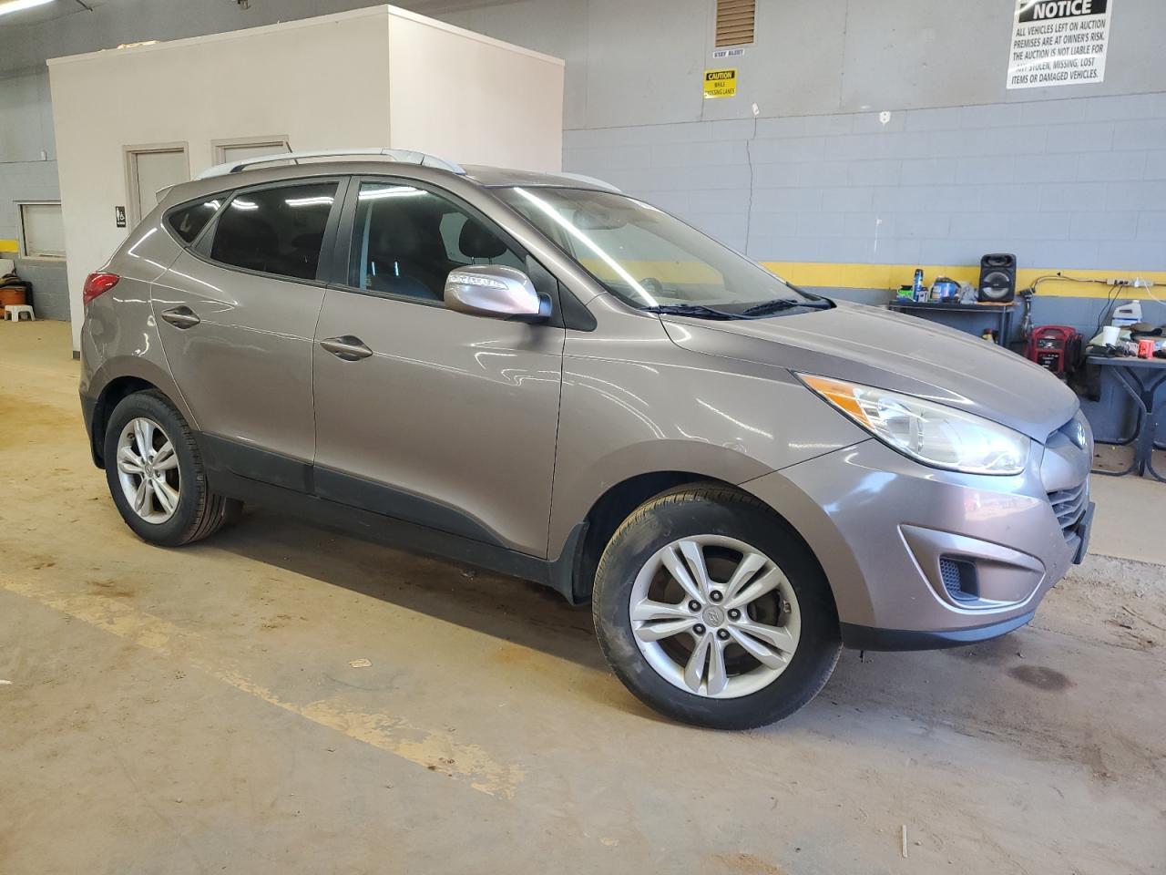 2012 HYUNDAI TUCSON GLS - Image 4