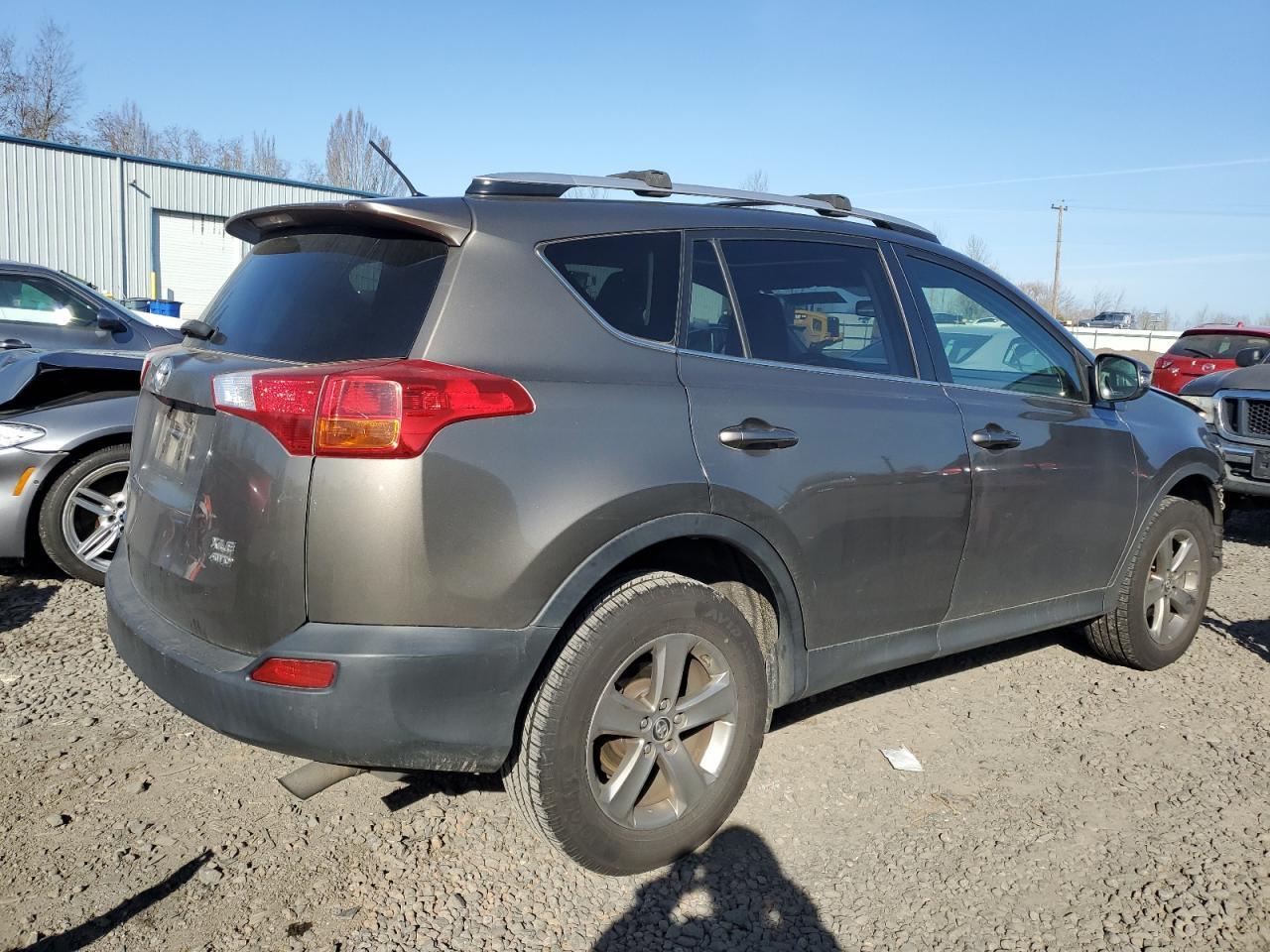 2015 TOYOTA RAV4 XLE - Фото 3