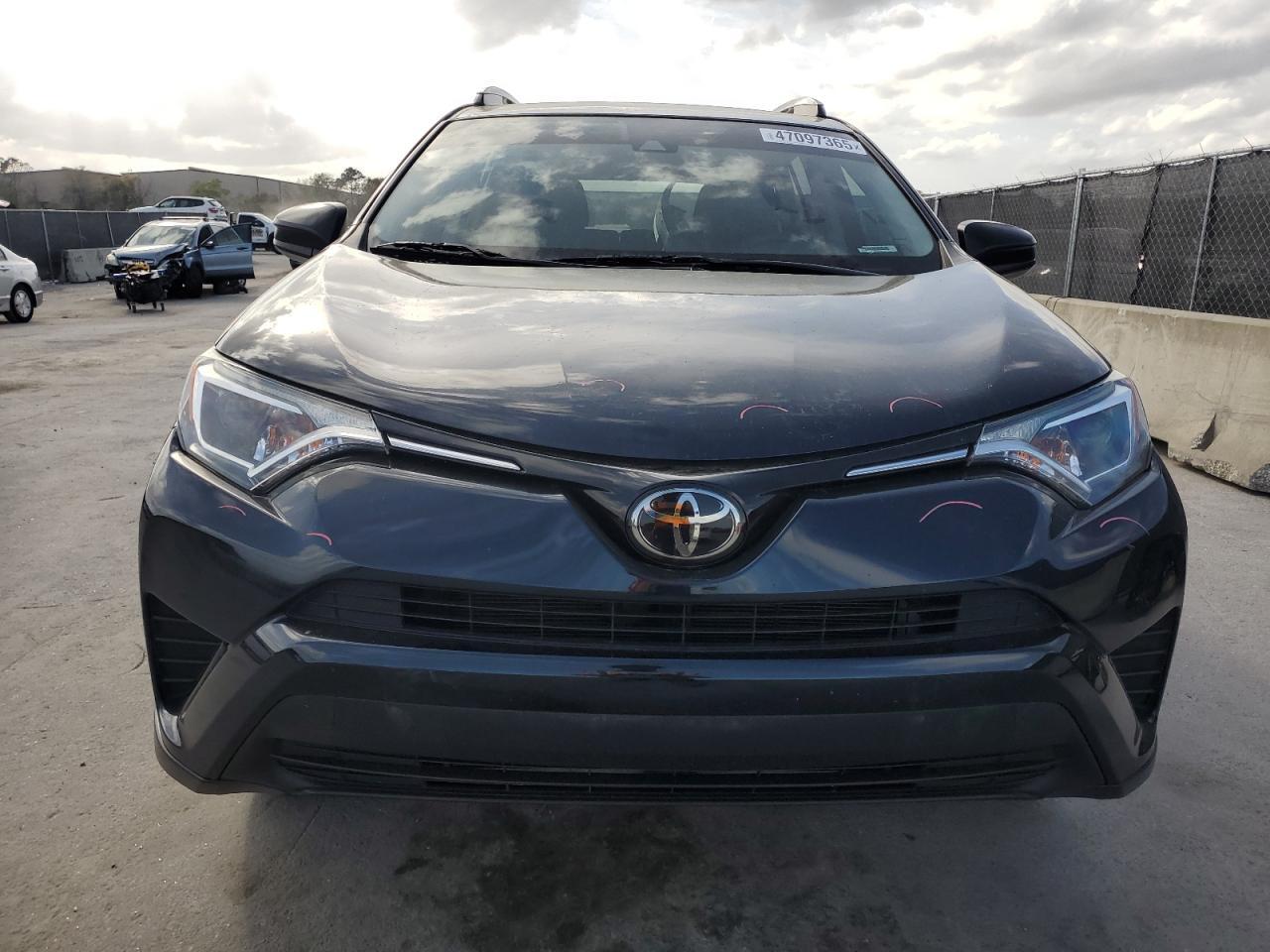 2018 TOYOTA RAV4 LE - Image 5