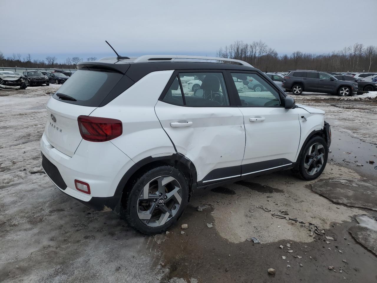 2023 HYUNDAI VENUE SEL - Фото 3