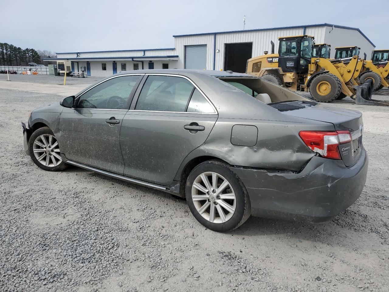 2014 TOYOTA CAMRY L - Image 2