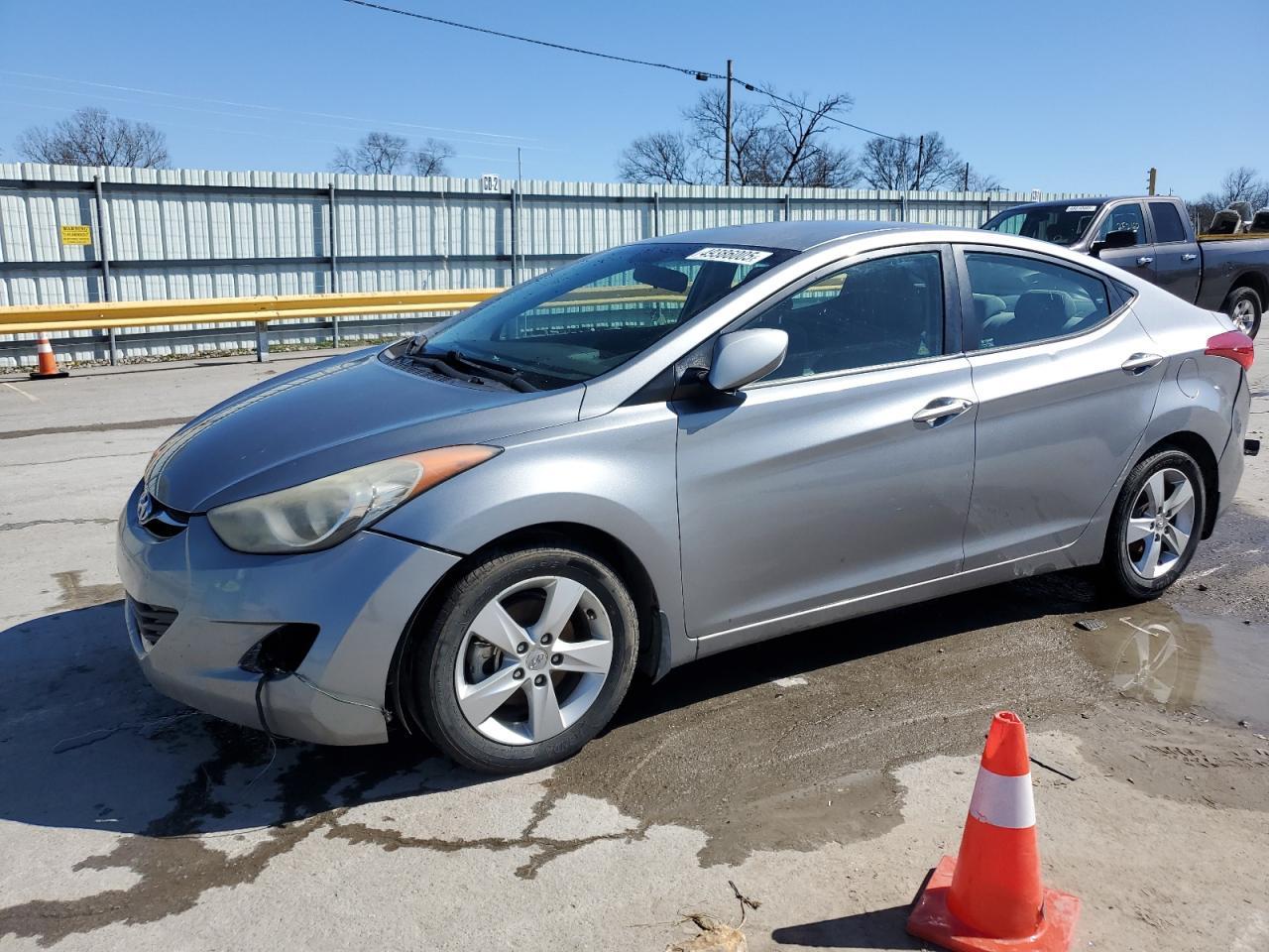 2013 HYUNDAI ELANTRA GL