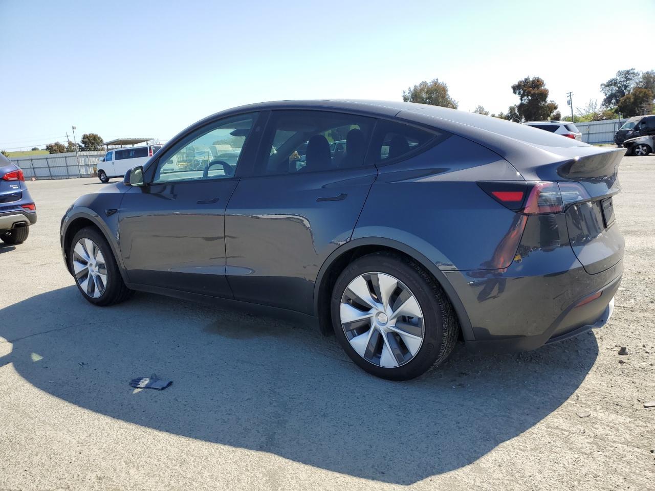 2024 TESLA MODEL Y - Image 2