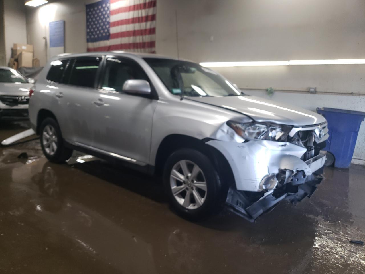 2011 TOYOTA HIGHLANDER - Image 4