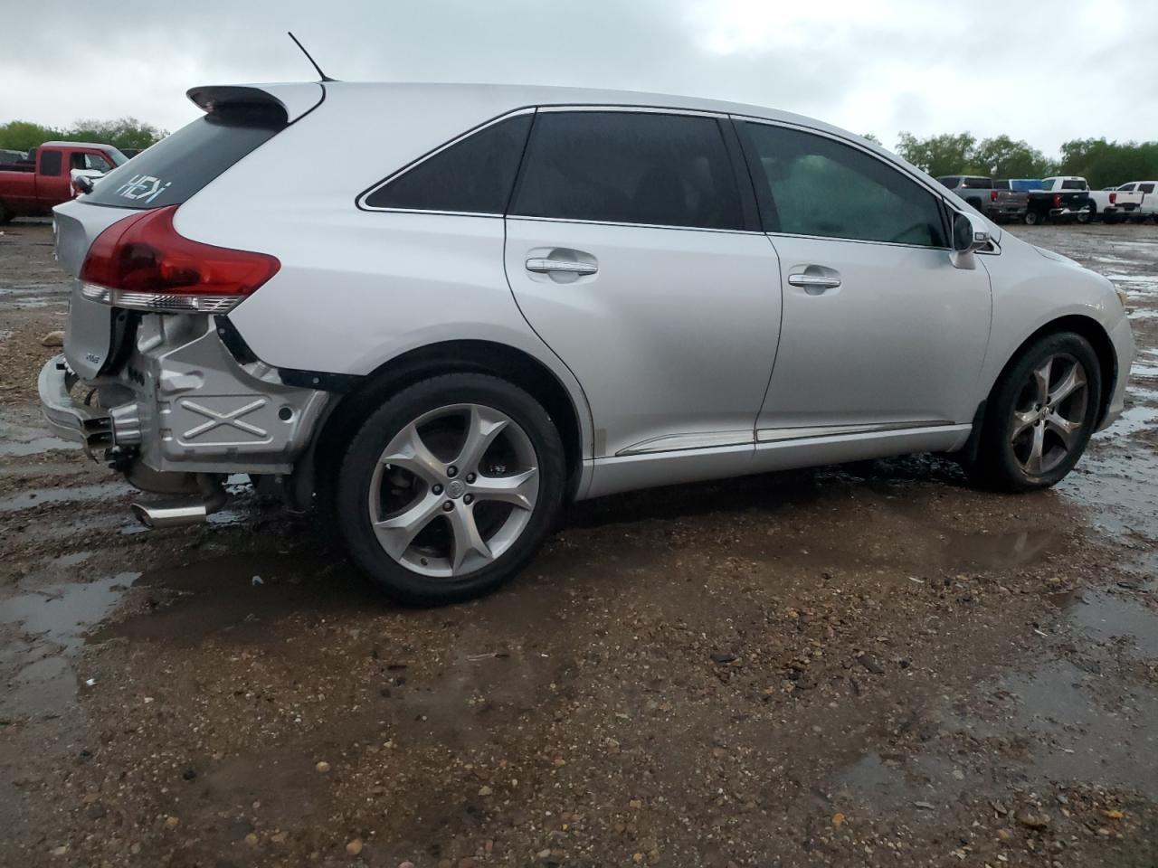2013 TOYOTA VENZA LE - Фото 3