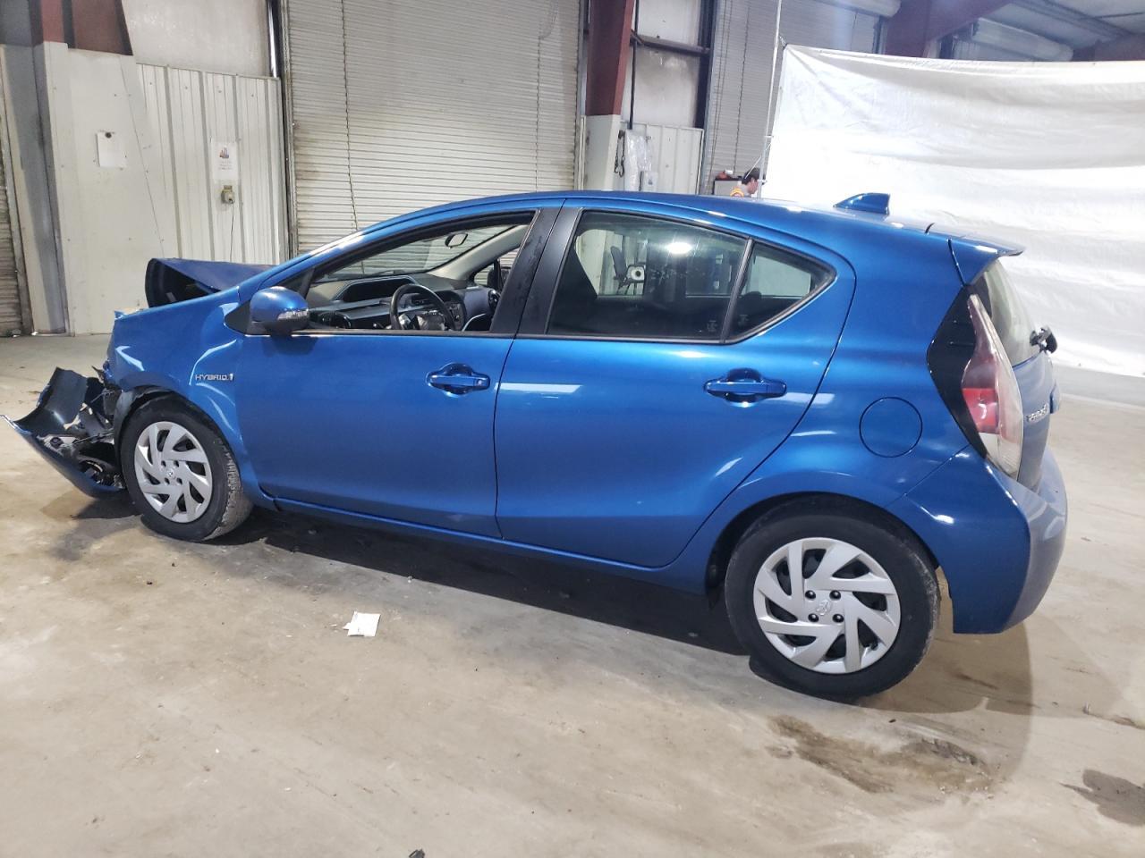 2015 TOYOTA PRIUS C - Фото 2