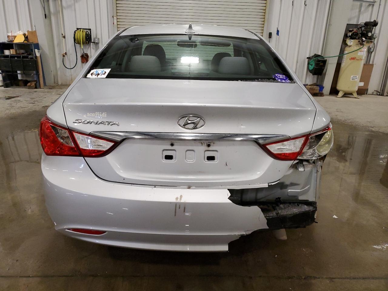 2011 HYUNDAI SONATA GLS - Image 6