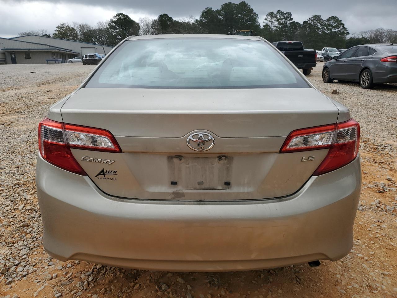 2014 TOYOTA CAMRY L - Image 6