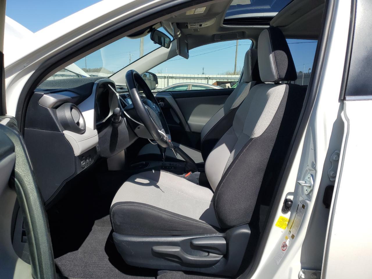 2017 TOYOTA RAV4 XLE - Image 7