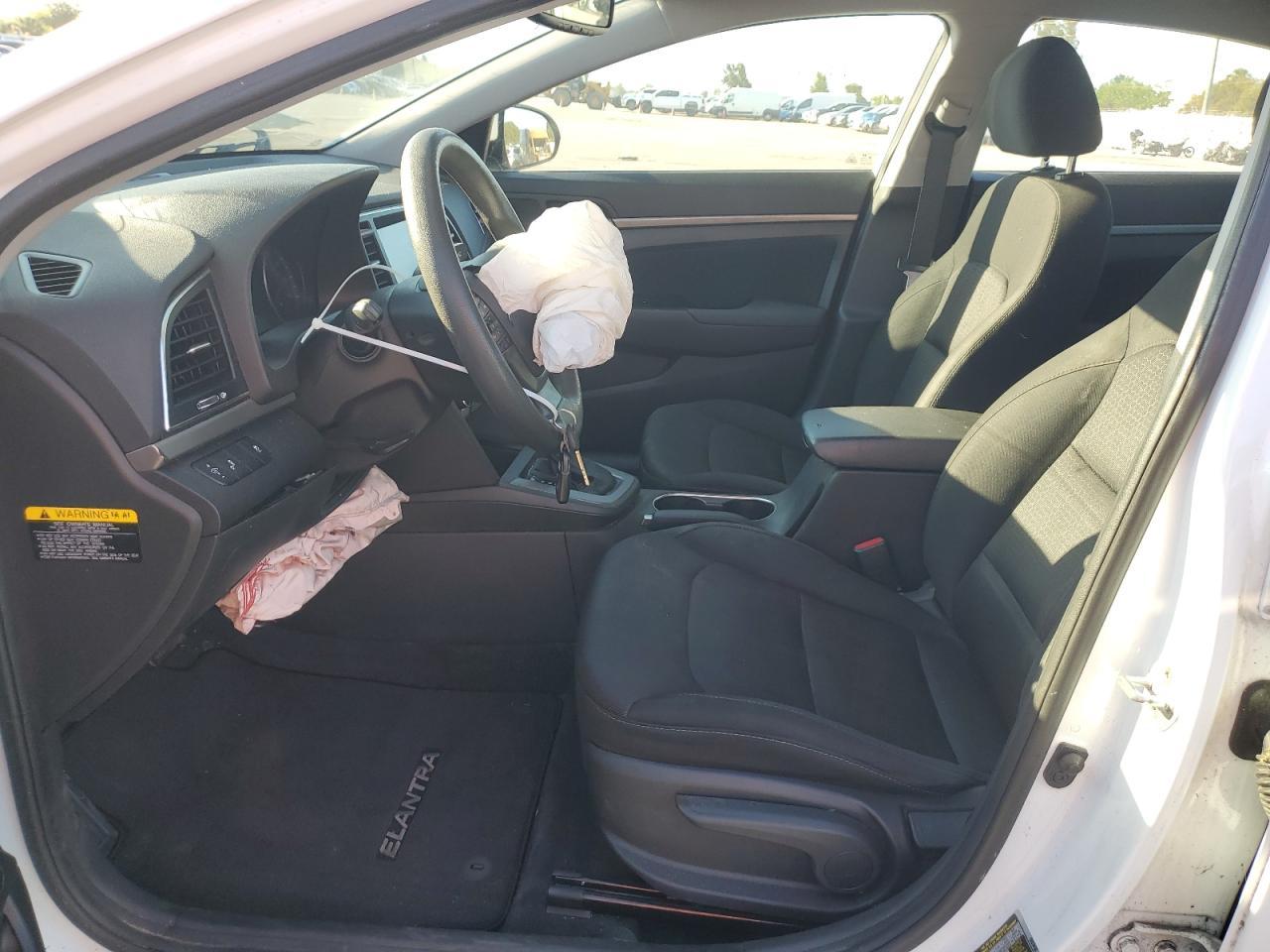 2018 HYUNDAI ELANTRA SE - Image 7