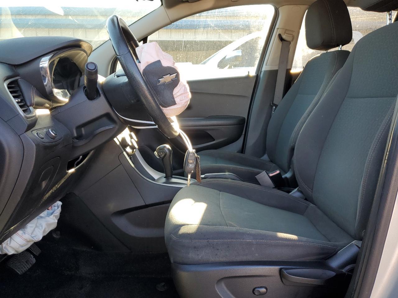 2021 CHEVROLET TRAX LS - Image 7