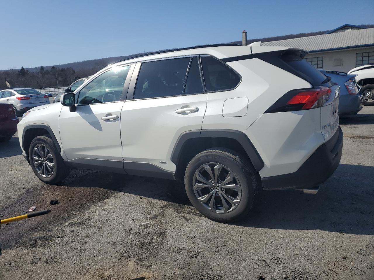 2022 TOYOTA RAV4 XLE P - Image 2