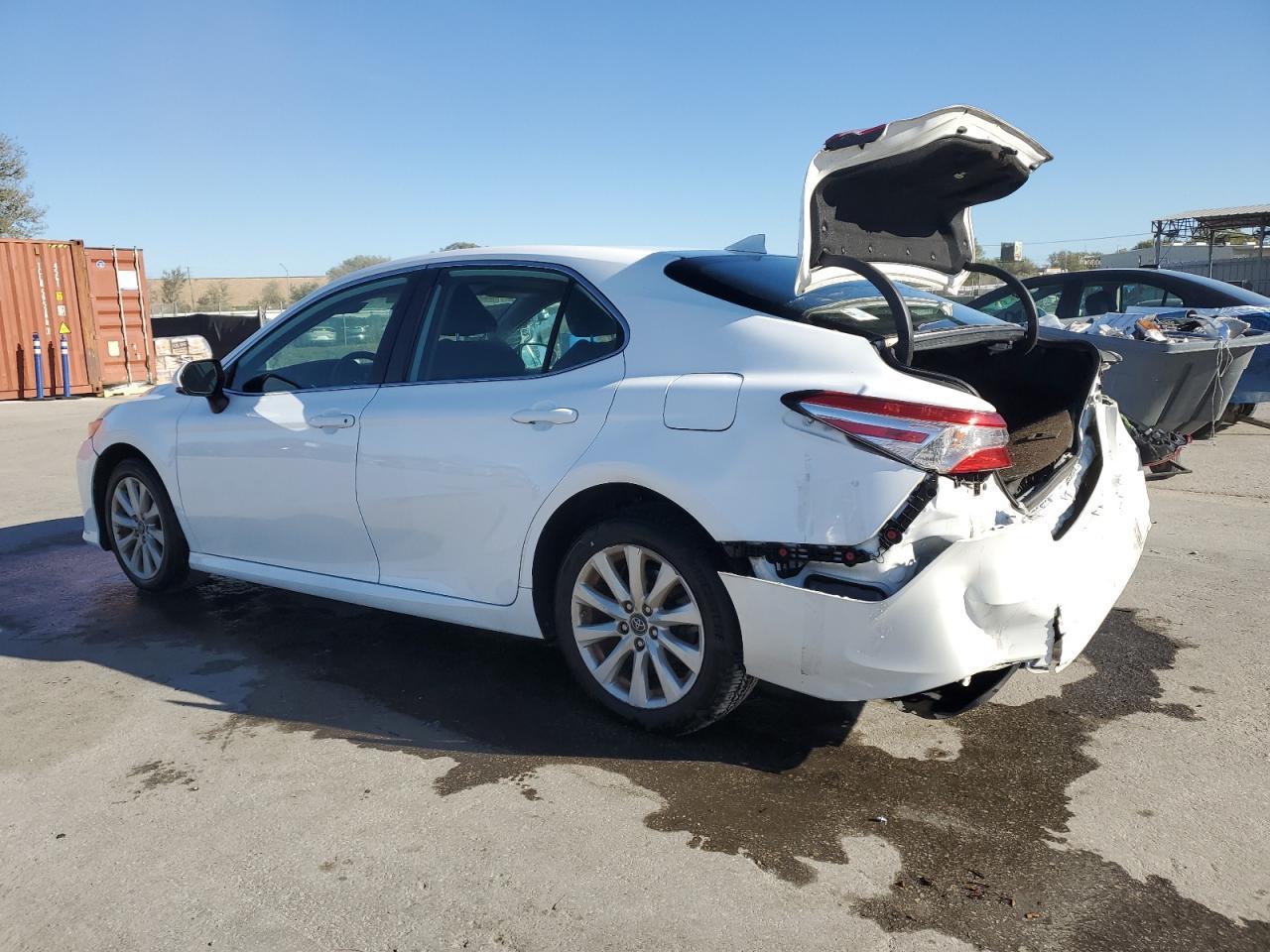 2019 TOYOTA CAMRY L - Фото 2
