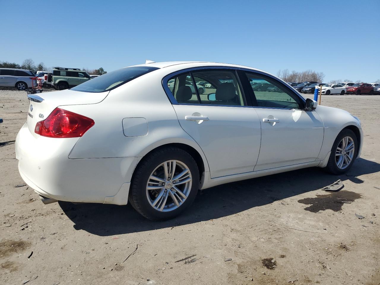 2012 INFINITI G37 - Image 3