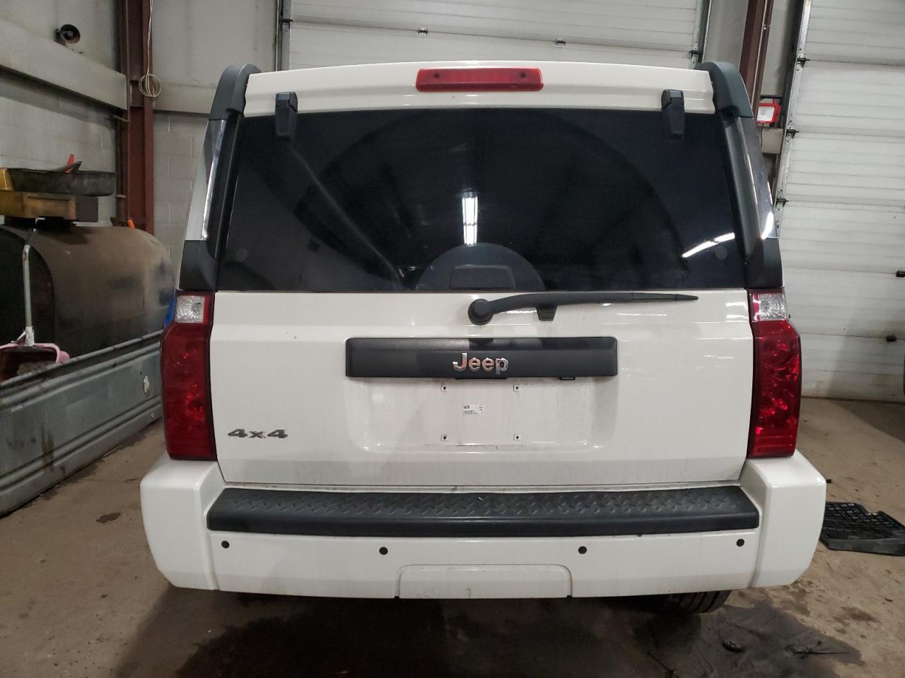2010 JEEP COMMANDER - Image 6