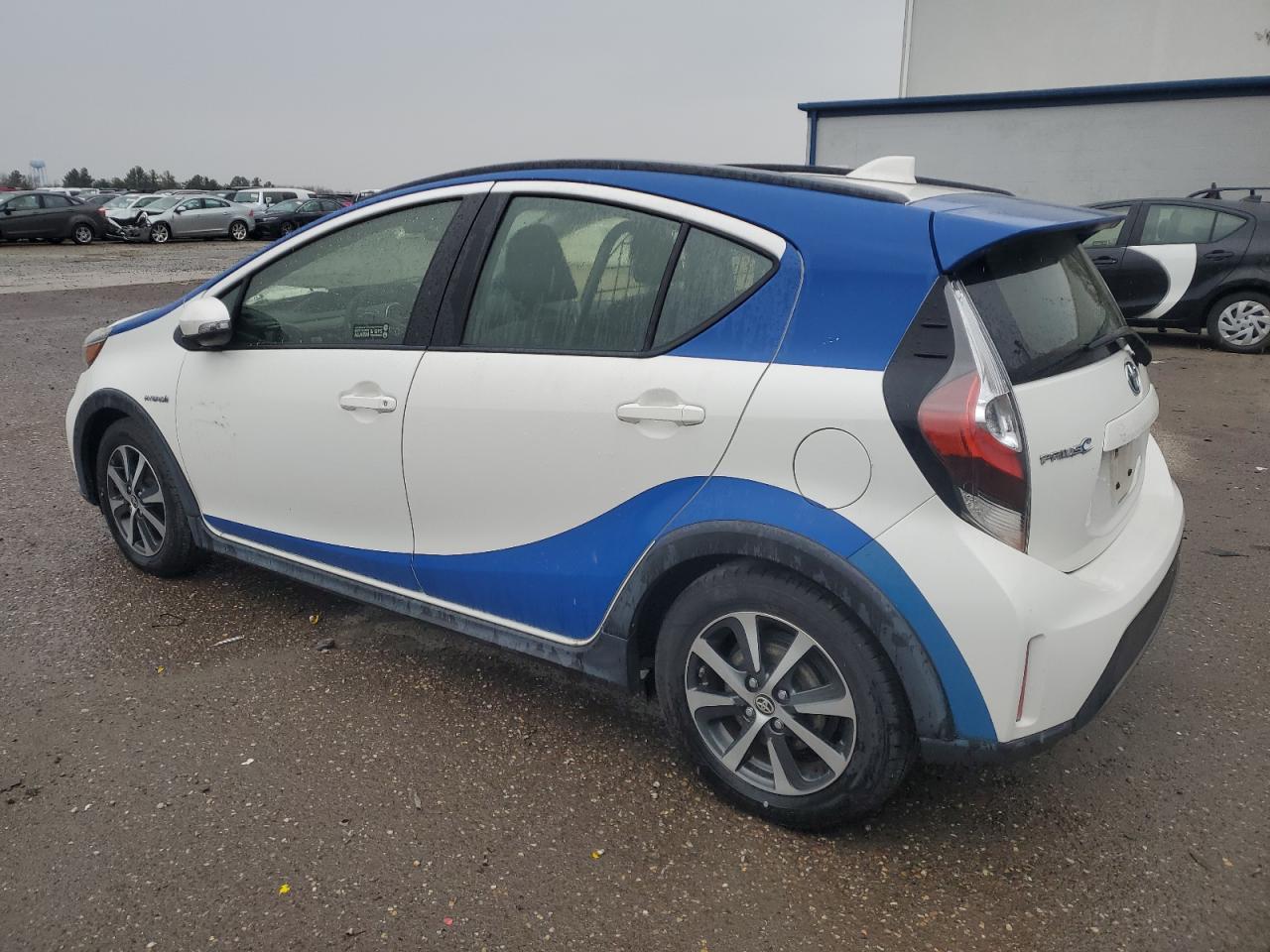 2018 TOYOTA PRIUS C - Image 2