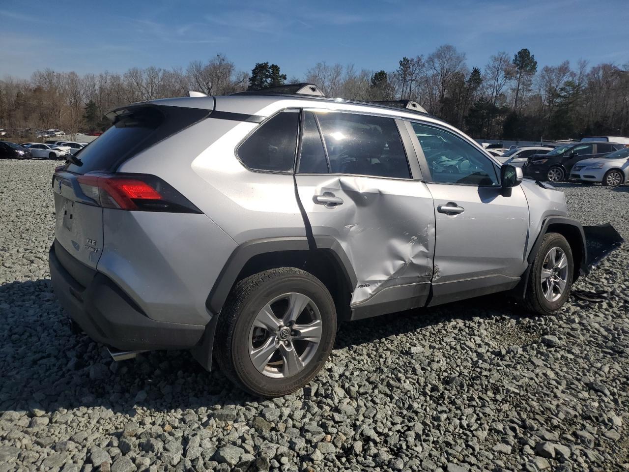 2022 TOYOTA RAV4 XLE - Image 3