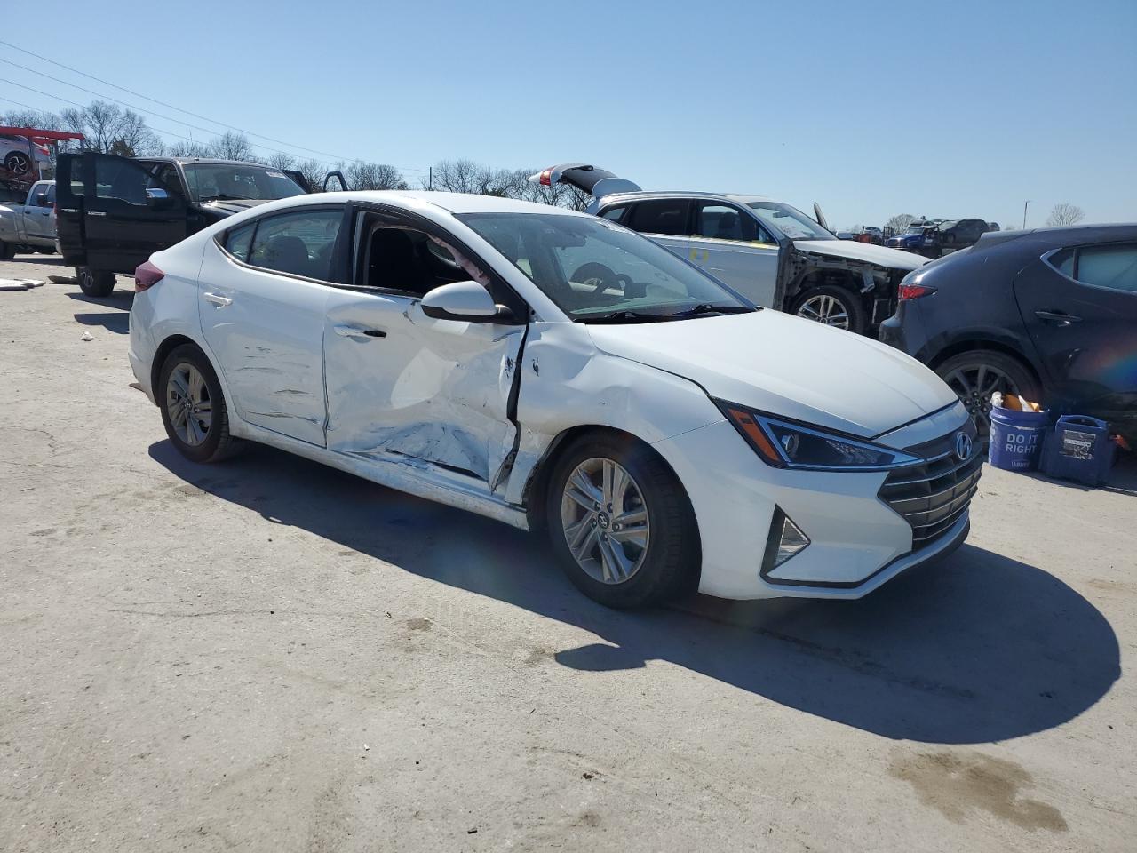 2019 HYUNDAI ELANTRA SE - Фото 4