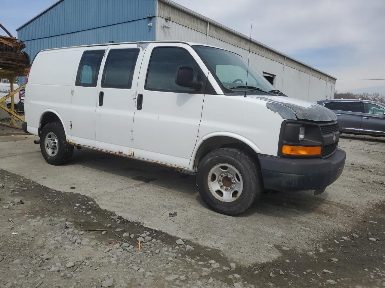 2010 CHEVROLET EXPRESS G3 - Фото 4