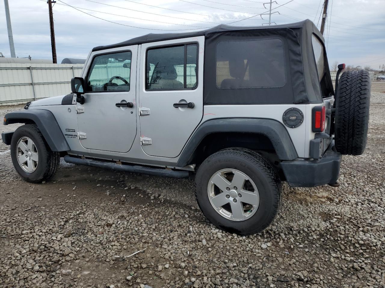 2010 JEEP WRANGLER U - Image 2