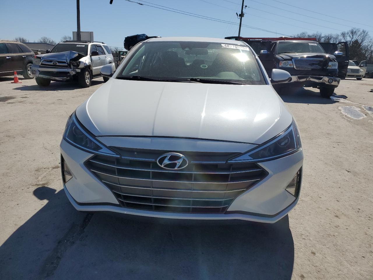 2019 HYUNDAI ELANTRA SE - Фото 5