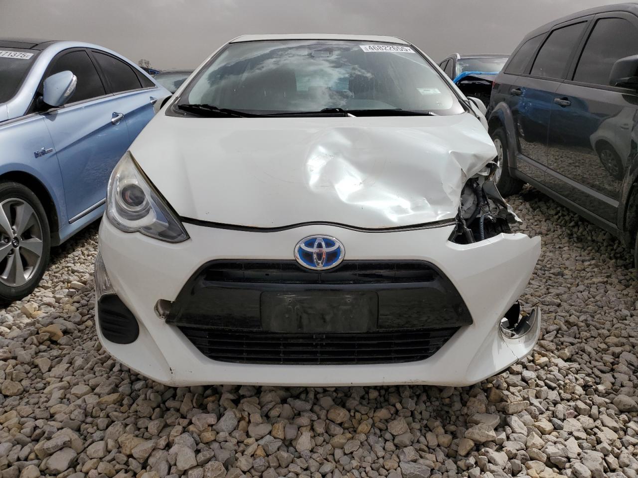 2016 TOYOTA PRIUS C - Image 5