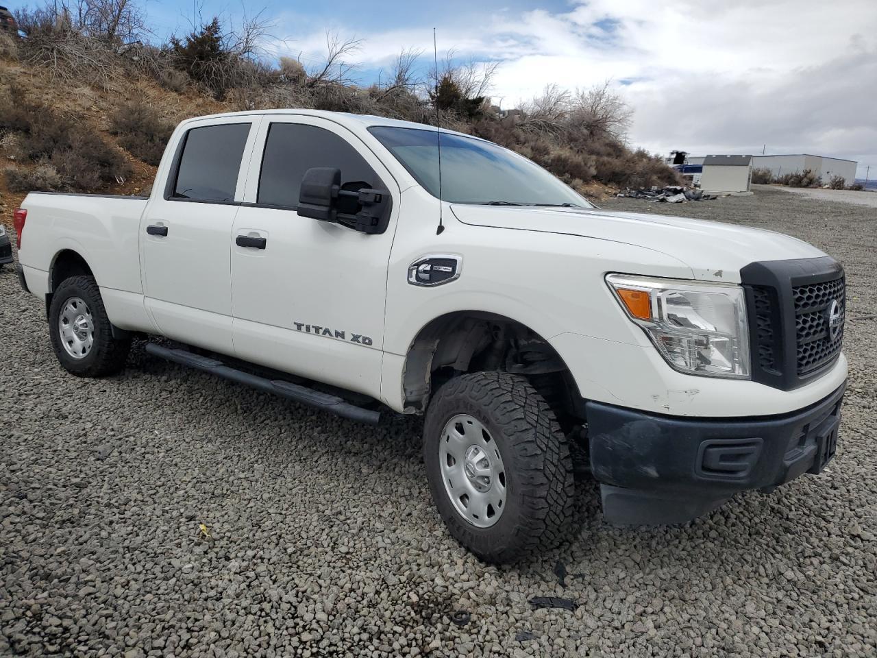 2017 NISSAN TITAN XD S - Фото 4