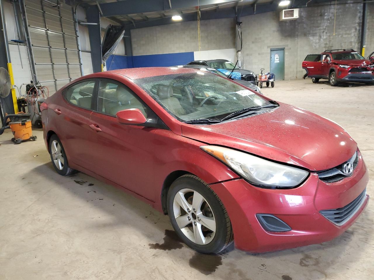 2013 HYUNDAI ELANTRA GL - Image 4