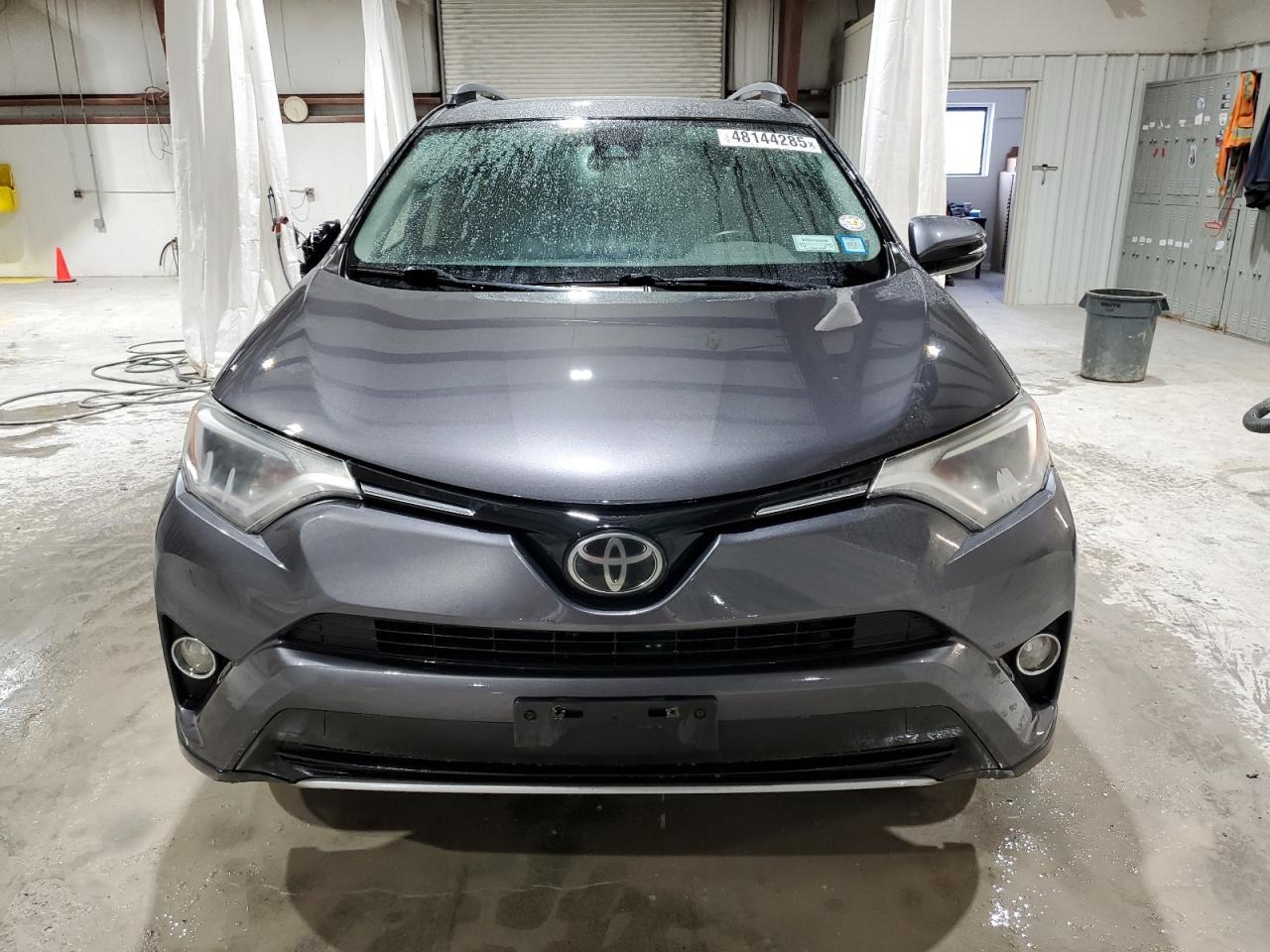 2017 TOYOTA RAV4 XLE - Image 5