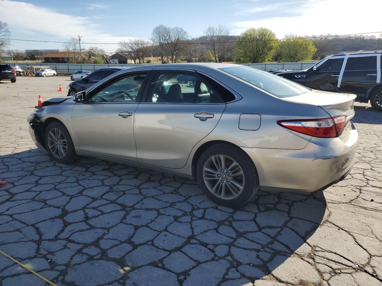 2017 TOYOTA CAMRY LE - Фото 2