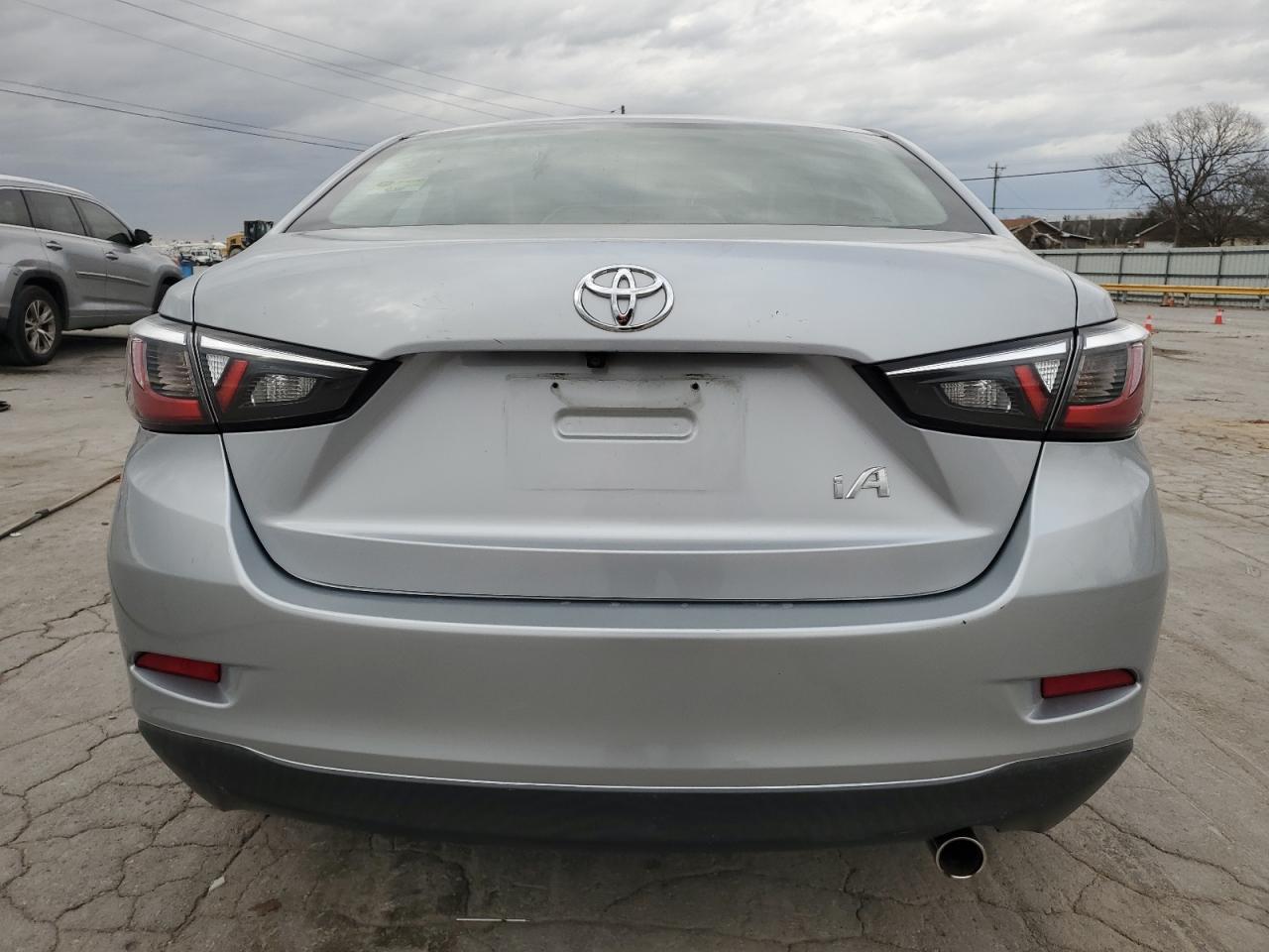 2017 TOYOTA YARIS IA - Фото 6