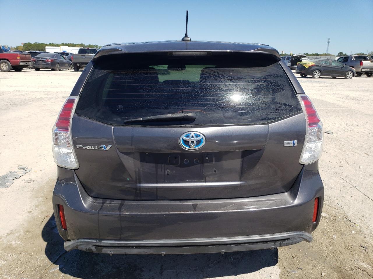 2015 TOYOTA PRIUS V - Image 6