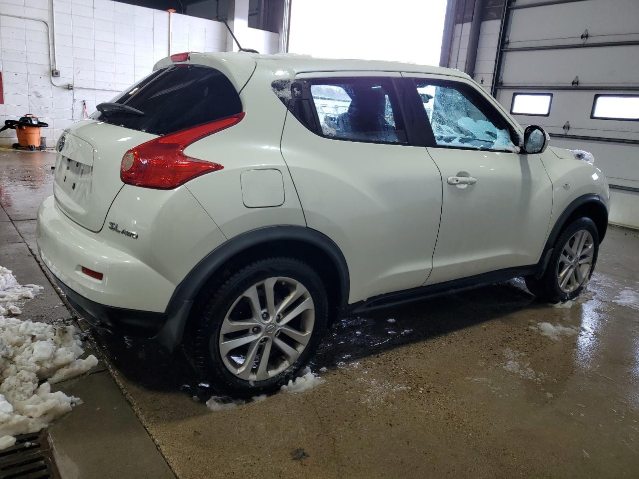 2011 NISSAN JUKE S - Фото 3