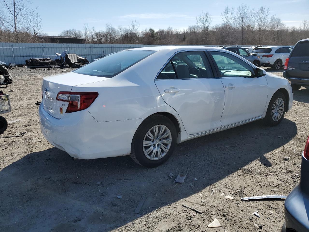 2013 TOYOTA CAMRY L - Фото 3