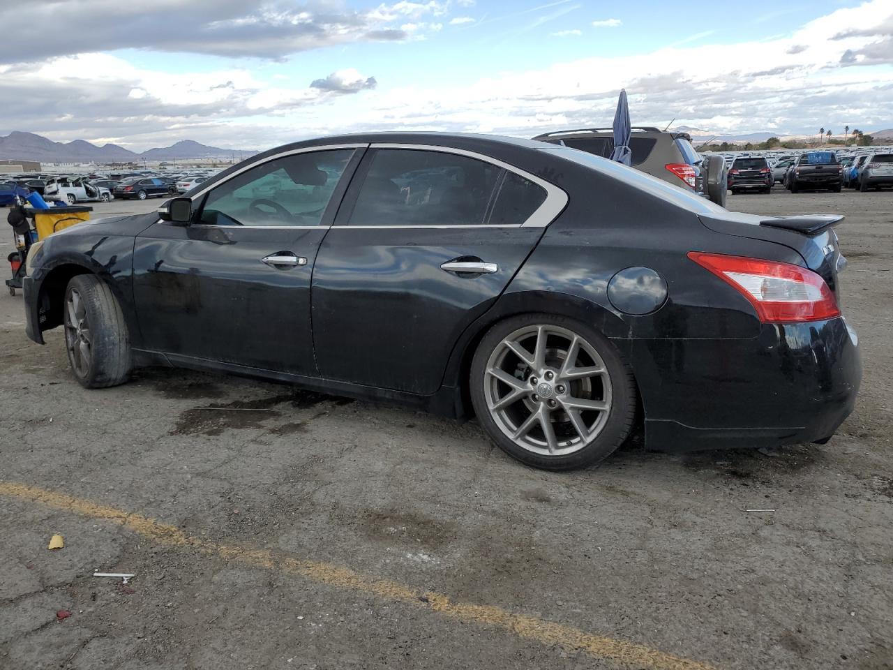 2011 NISSAN MAXIMA S - Image 2