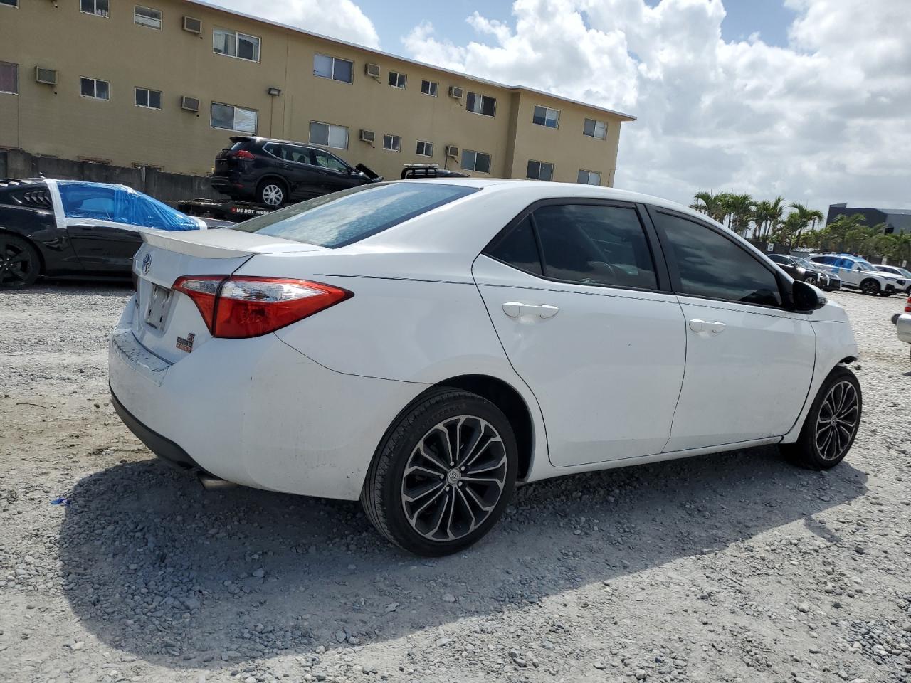 2015 TOYOTA COROLLA L - Image 3