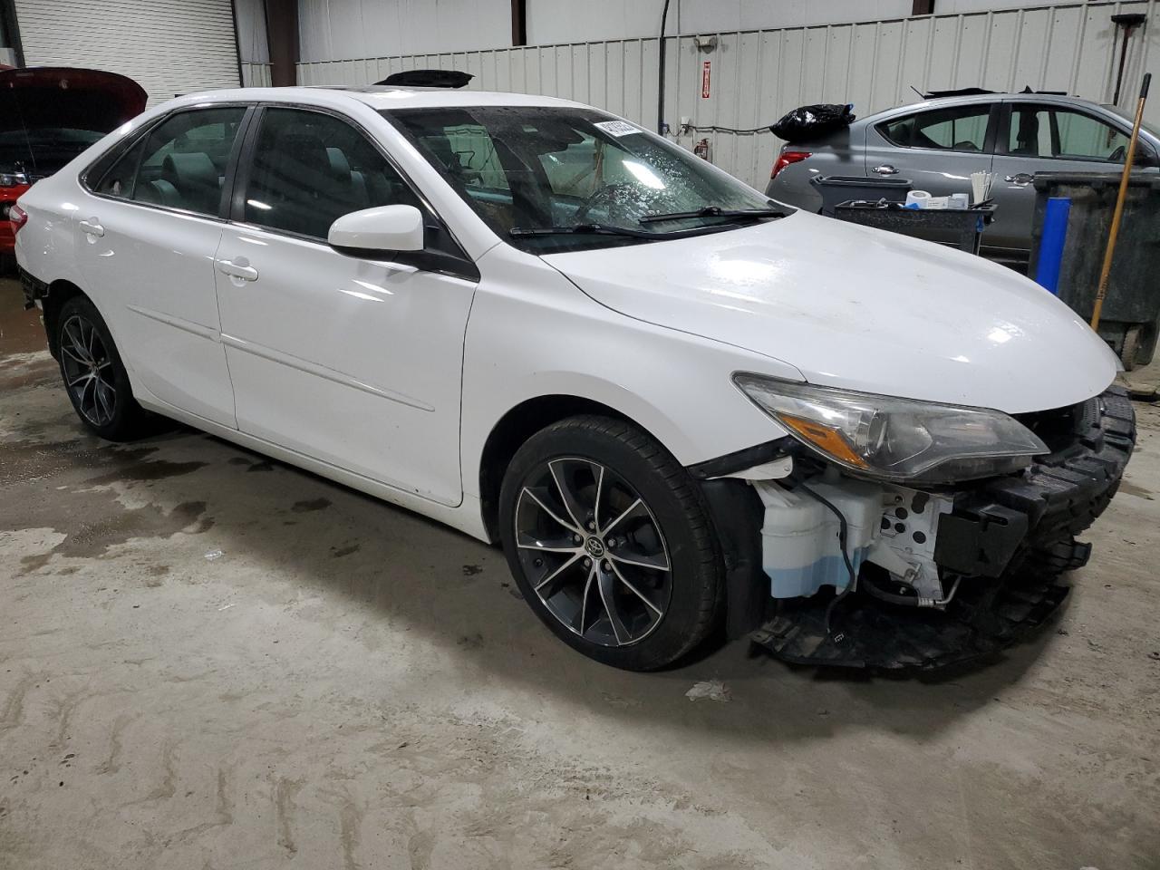 2015 TOYOTA CAMRY LE - Image 4