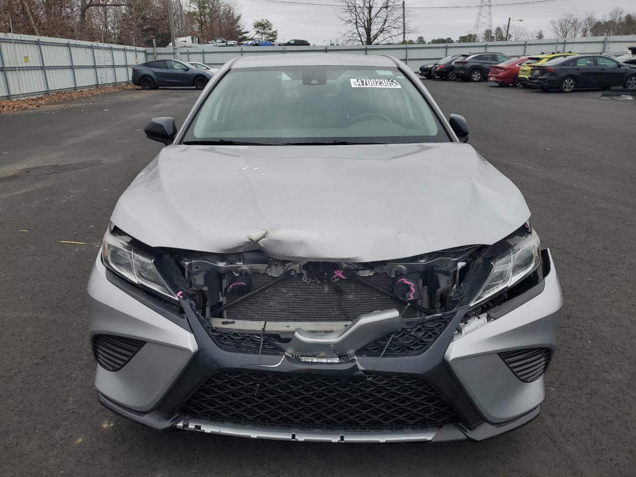 2020 TOYOTA CAMRY SE - Фото 5