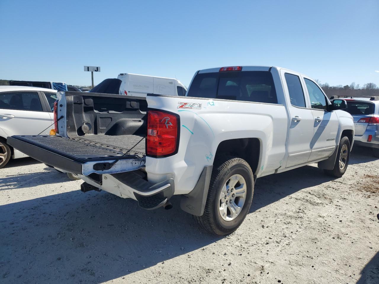 2017 CHEVROLET SILVERADO - Image 3