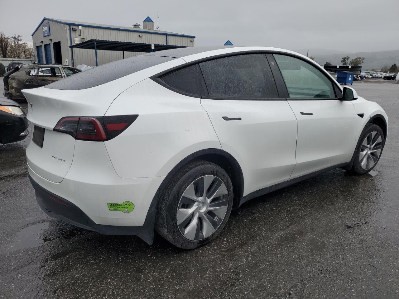 2023 TESLA MODEL Y - Фото 3