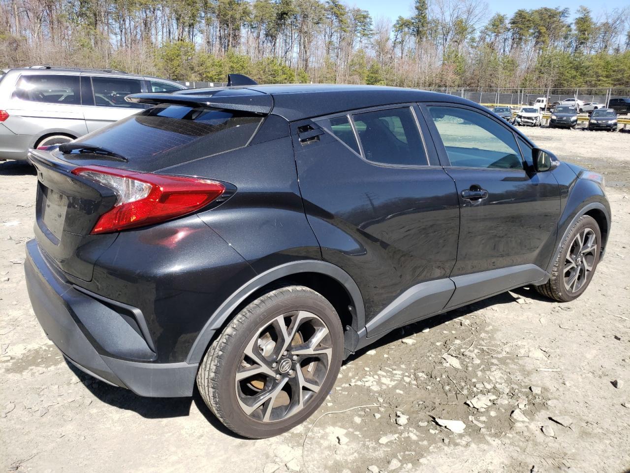 2019 TOYOTA C-HR XLE - Image 3